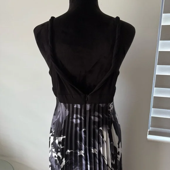 Betsy & Adam Black and White Maxi Formal Dress 12 - Picture 6 of 8